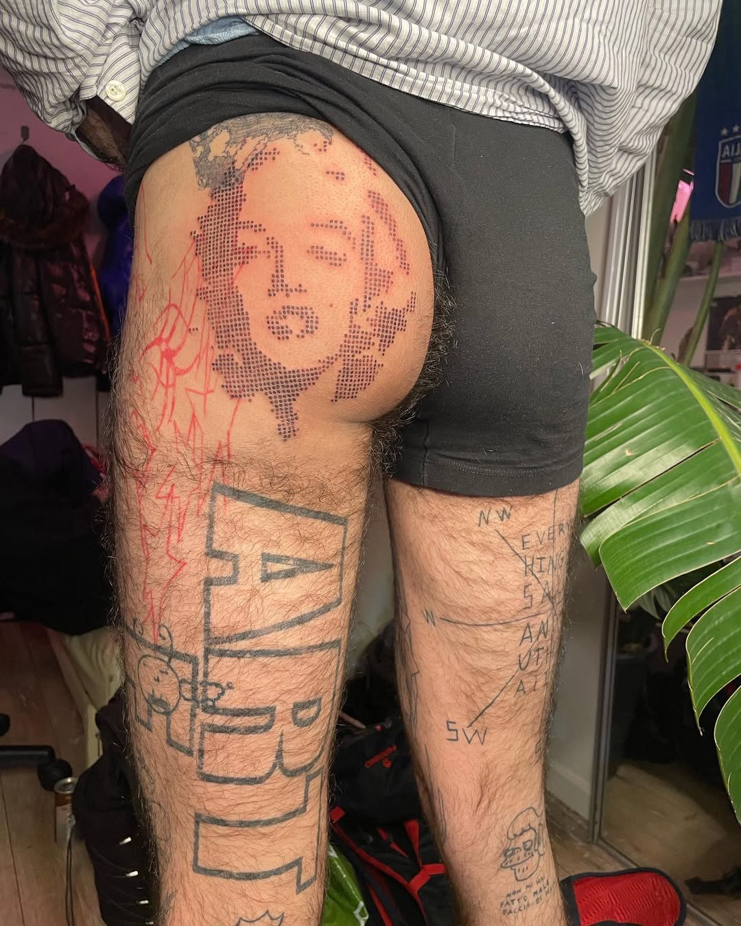 Tatouage dithering marylin-fesse