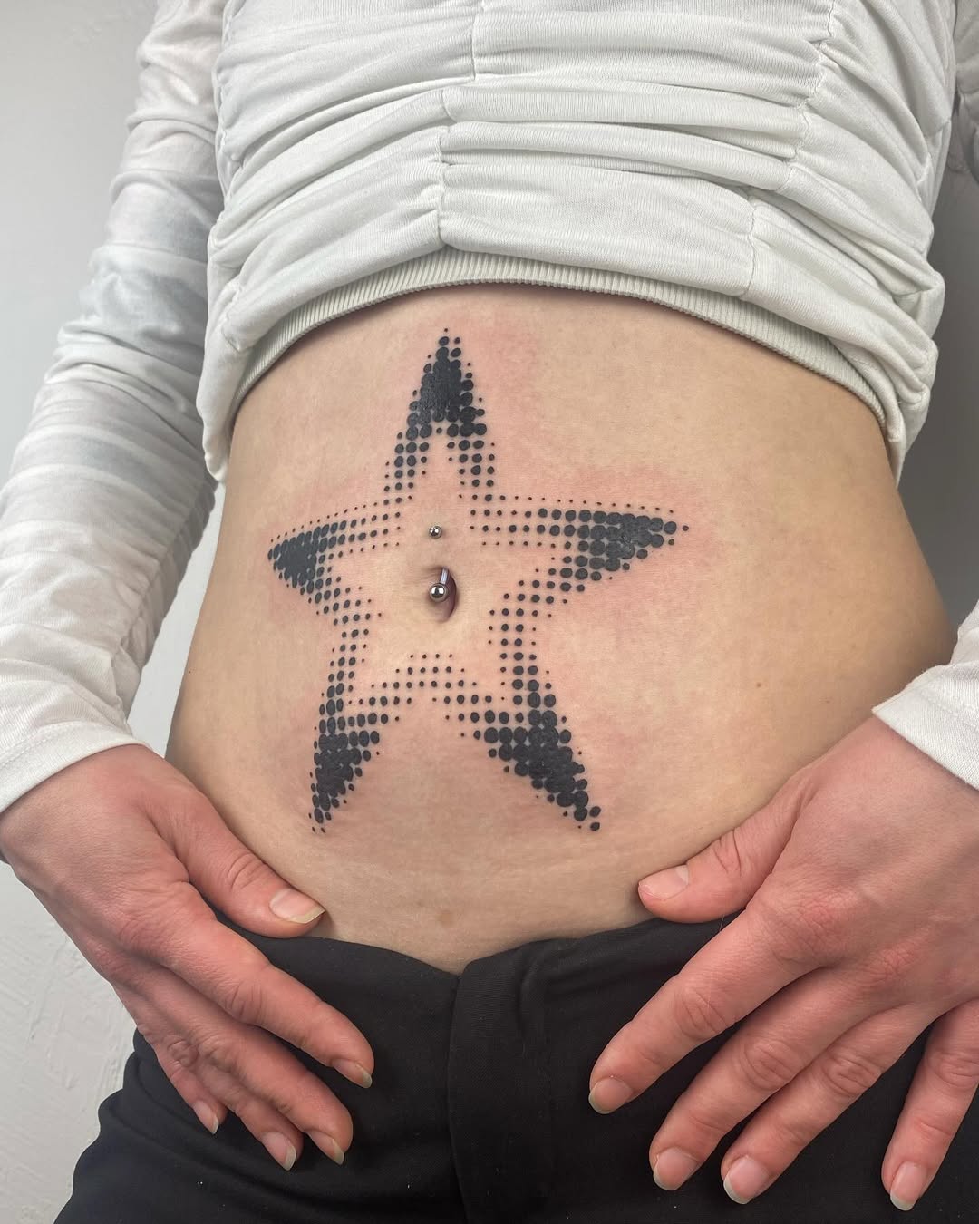 Tatouage halftone ventre