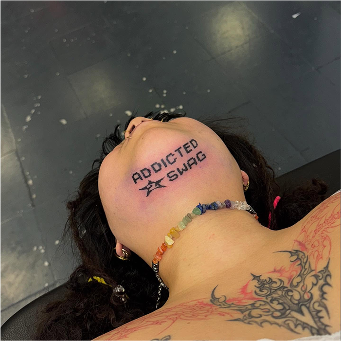 Tatouage swag face